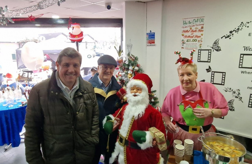 Stephen attends Felmores Christmas Fair.