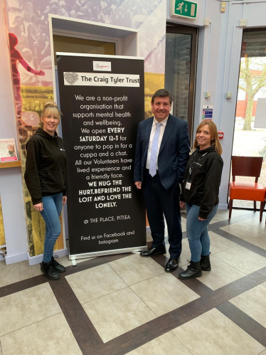 Stephen meets Craig Tyler Trust volunteers.