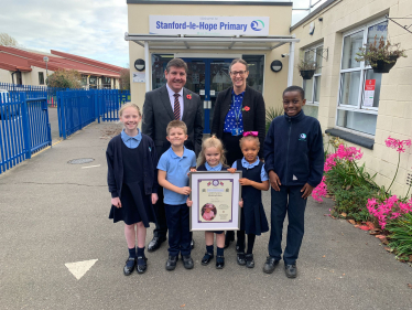 Stephen visits Stanford-le-Hope Primary