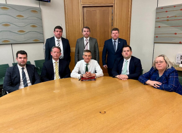 Stephen, along with other MPs from Outer London, meets with the Transport Secretary to press his concerns.